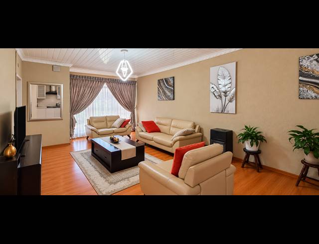 3 BEDROOM TOWNHOUSE FOR SALE IN THREE RIVERS